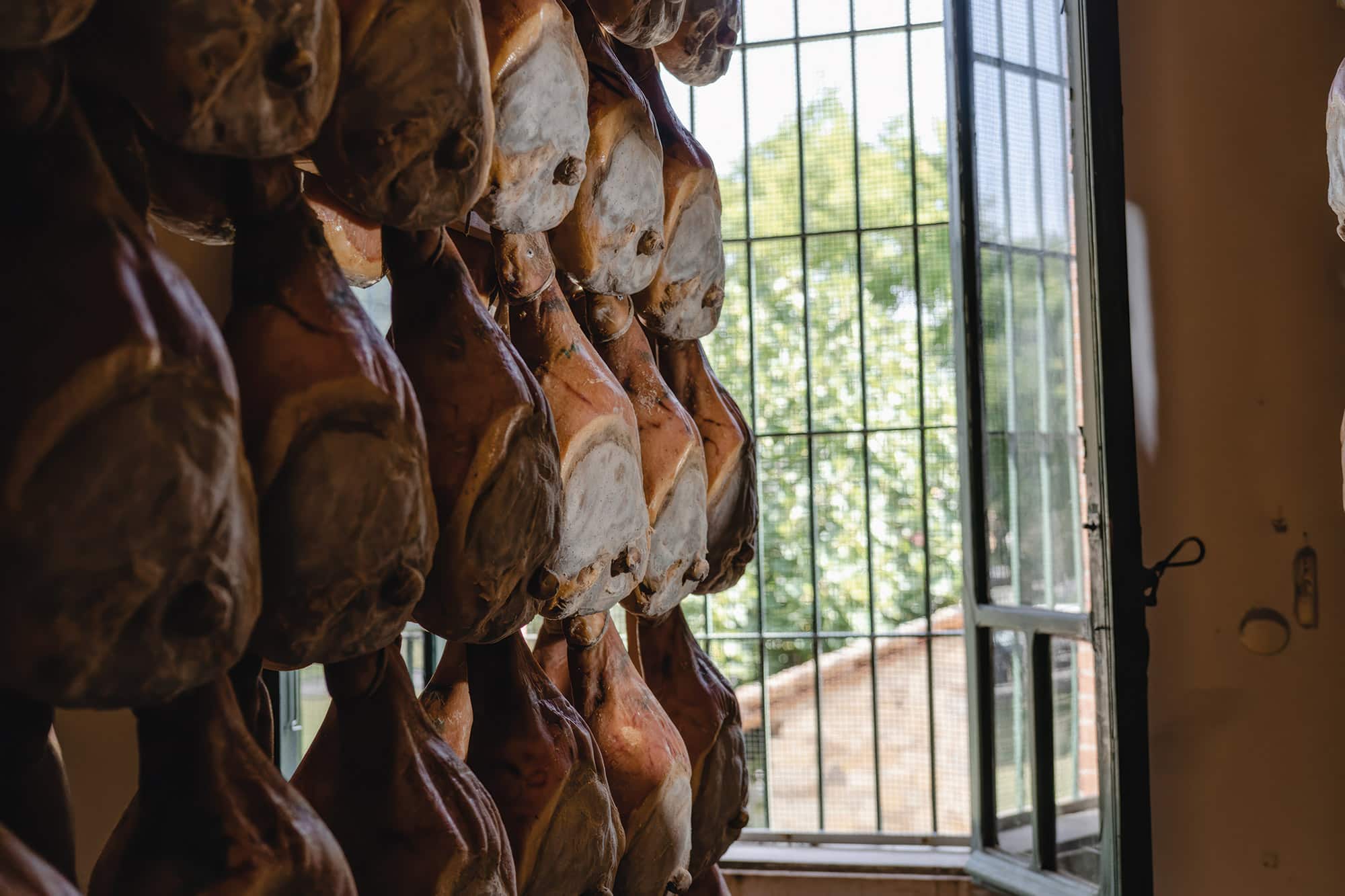 Cantina storica di stagionatura del Prosciutto di Parma Pio Tosini a Langhirano
